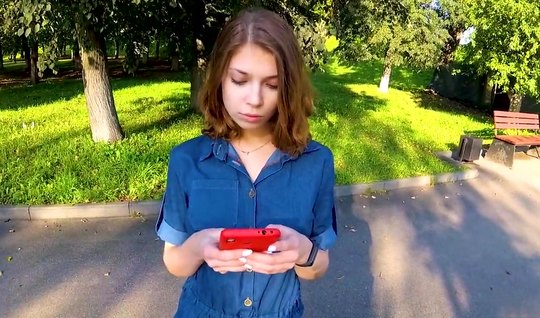 Русская девушка во время пикапа согласилась на секс на природе