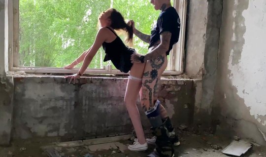 Русская парочка раздвигает ноги для домашнего порно и оргазма на видео камеру